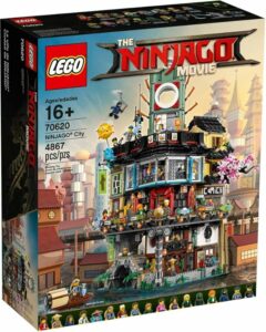 Set Lego Ninjago City 70620 con 16 minifigure e dettagli unici  