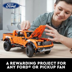 LEGO Technic Ford F-150 Raptor 42126 costruzione