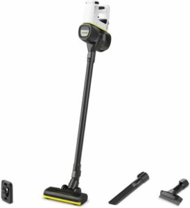 Kärcher Aspirapolvere senza fili VC 4 Cordless myHome in funzione, mostrando la sua leggerezza e versatilità  