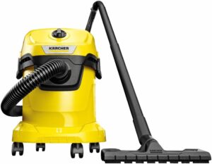 Aspirapolvere Kärcher WD3 V1542 C/B 1000 W 60 dB in uso, ottimo per pulizie silenziose e potenti.
