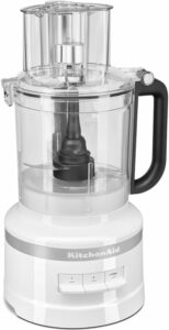 Robot da cucina KitchenAid 5KFP1318BWH, ideale per preparazioni veloci, compatto ed elegante, con codice sconto disponibile.