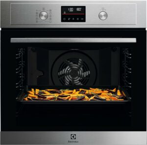 Forno Electrolux Serie 700 Pirolitico e Piano Cottura Induzione Serie 600 in Cucina Moderna  