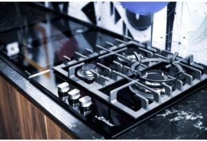 Fornello a gas Kaiser EH4747 + KCG 4384, forno da incasso 45 cm con 9 funzioni e design elegante in vetro nero