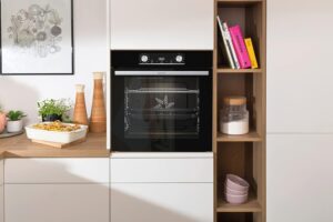 Forno Gorenje 738885 OptiBake con cottura a vapore, aria calda e sistema AquaClean
