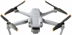 DJI Air 2S Fly More Combo drone in volo con stabilizzatore a 3 assi e video in 5.4K