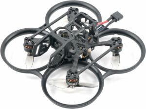 BETAFPV ELRS Pavo20 Quadcopter in volo con illuminazione COB LED