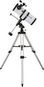 Zoomion Gravity 150/1400 EQ telescopio astronomico su treppiede nel campo