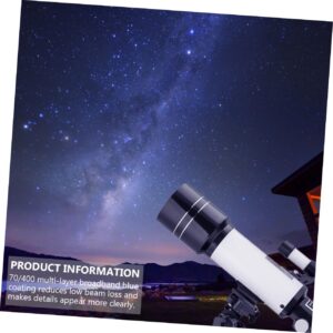Un bambino che utilizza il Telescopio Astronomico KONTONTY per osservare il cielo stellato