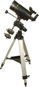 Telescopio Levenhuk Skyline PRO 127 MAK puntato verso il cielo stellato