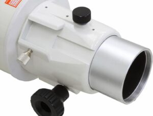 Telescopio Vixen SD81SII OTA puntato verso un cielo stellato
