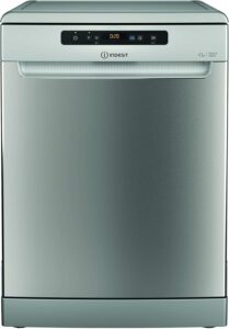 Lavastoviglie Indesit DFO 3C23 AX con capacità di 14 coperti e classe energetica E, perfetta per famiglie numerose.
