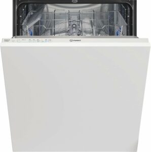 Lavastoviglie da 60 cm con capacità di 13 coperti e classe energetica A+, scomparsa totale per un design elegante e funzionale.