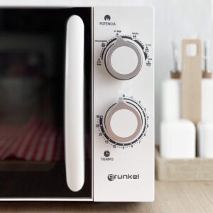 Microonde Grunkel EU048800170022 in alluminio, con potenza di 700 W e capacità di 20 litri