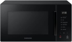 Microonde Samsung MG23T5018CK in nero con funzione grill e capacità di 23 litri