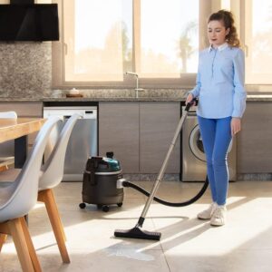 Cecotec Conga Rockstar 2000 Wet&Dry Liberty, aspirapolvere potente e versatile per solidi e liquidi, in uso domestico e professionale.
