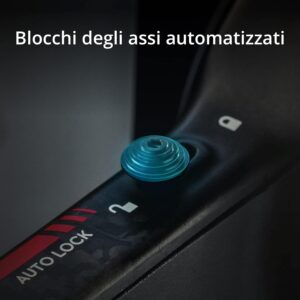 DJI RS 3 Pro, stabilizzatore a 3 assi per fotocamere DSLR e cinematografiche, ideale per riprese stabili e professionali.