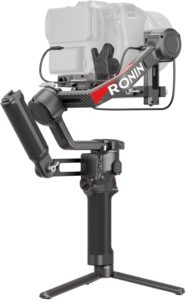 DJI RS 4 Pro Combo stabilizzatore per fotocamere DSLR e cinematografiche con riprese verticali native  