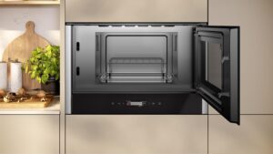 Microonde da incasso NEFF NR4GR31N1 in acciaio inox con display TFT Full Touch, funzioni grill e programmi automatici