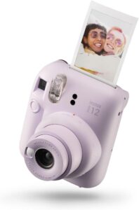 Fujifilm instax mini 12 Lilac Purple, macchina fotografica istantanea con specchietto selfie e modalità close-up  
