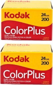 Rullino Kodak ColorPlus 200 Iso in una macchina fotografica vintage