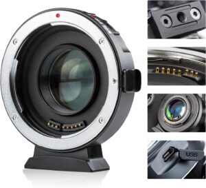 VILTROX EF-M2 II montato su una fotocamera M43 con obiettivo Canon