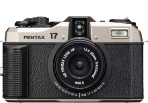 Pentax 17 Fotocamera compatta a pellicola con focale fissa