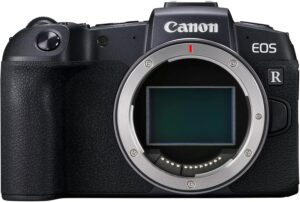 Canon EOS RP Mirrorless Full-Frame nera con display touchscreen orientabile, sensore da 26,2 MP e video 4K UHD.