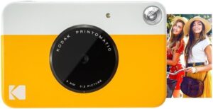 KODAK Pacchetto Deluxe per Fotocamera istantanea Printomatic (Gialla) + Carta Zink (20 Fogli) + Custodia Deluxe + Album Fotografico + cornici appendibili + Comoda Tracolla