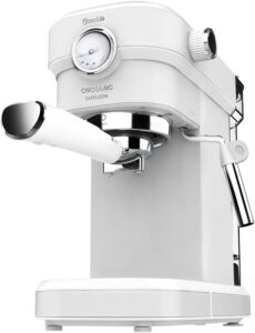 Cecotec Macchina da caffè Cafelizzia 790 White Pro con manometro e vaporizzatore orientabile per preparare espresso e cappuccino.