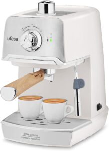 Macchina da caffè Ufesa CE7238 con funzione cappuccino, vaporiera regolabile e serbatoio da 1,2L.