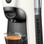 Macchina da caffè Lavazza Tiny Eco colore White, compatta, elegante e facile da usare, perfetta per ogni cucina.
