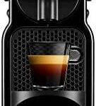 Nespresso Inissia EN80.B, macchina da caffè nera con sistema per capsule Original e set decalcificante, ideale per preparare un caffè perfetto in pochi secondi.