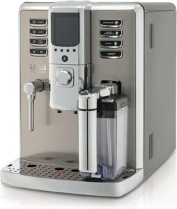 Gaggia Accademia Macchina da Caffè Automatica in argento, ideale per espresso e bevande a base di latte.