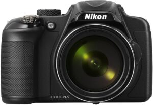 Nikon Coolpix P600 Fotocamera Digitale con sensore CMOS e zoom ottico 60x, perfetta per foto e video in alta qualità
