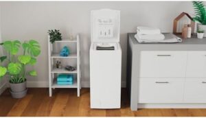 Lavatrice Indesit BTWl60400 6kg, modello compatto con 1000 rpm e classe energetica C, in offerta con codice sconto