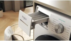 Whirlpool Lavatrice a Libera Installazione - W6 08 Silence IT in funzione, silenziosa e con prestazioni ottimali