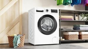 Lavatrice Bosch WGG244F0II da 9 kg, caricamento frontale e classe energetica A, perfetta per risparmiare energia e ottenere risultati impeccabili