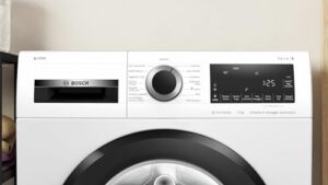 Lavatrice Bosch WGG244F0II da 9 kg, caricamento frontale e classe energetica A, perfetta per risparmiare energia e ottenere risultati impeccabili