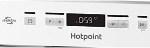 Lavastoviglie Hotpoint Ariston HSFC 3T127 C in cucina, modello compatto da 45 cm, con design elegante e funzionalità avanzate