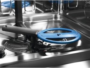 Lavastoviglie Electrolux EES68605L silenziosa e efficiente, perfetta per famiglie con 14 coperti.