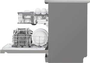 LG QuadWash DF242FPS Lavastoviglie grigia in un ambiente moderno con 4 bracci irroratori e Wi-Fi