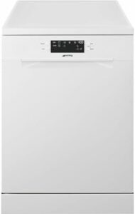 Lavastoviglie Smeg LVS262EB bianca da 13 coperti, ideale per famiglie numerose e adatta a tutti gli ambienti cucina.