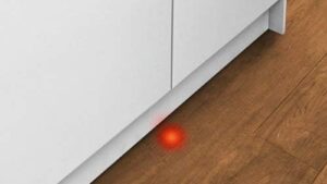 Bosch Serie 2 SMV25AX01E lavastoviglie a scomparsa totale, 12 coperti, A++: Efficienza e silenziosità per la tua cucina