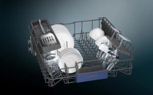 Lavastoviglie Siemens iQ300, parzialmente integrata, 60 cm, in acciaio inox, perfetta per ogni cucina moderna e funzionale.