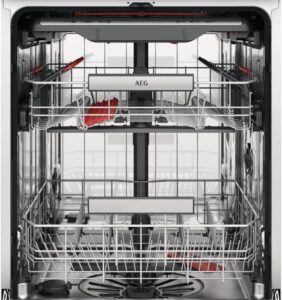 AEG FSE73767P Lavastoviglie da incasso, 59,6 cm, classe D, 15 coperti, ideale per famiglie numerose e programmi di lavaggio rapidi.
