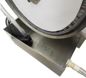 Lavatrice automatica commerciale per uova, in acciaio inox, con spazzola elettrica per una pulizia rapida e sicura.