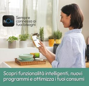Lavatrice Candy RapidÓ 9 Kg con funzione vapore, Wi-Fi, e design compatto.