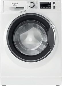 Immagine della lavatrice Hotpoint NR5496WSA IT N con capacità di 9kg, carica frontale e centrifuga da 1400 giri al minuto.