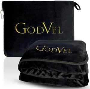 GodVel Set di coperta e cuscino da viaggio 2 in 1, morbida coperta in pile con borsa per il trasporto, perfetta per aereo, auto e campeggio, oggetti essenziali da viaggio, colore nero.