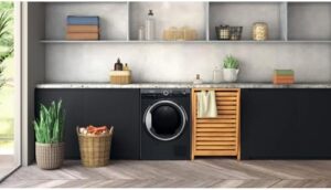Hotpoint Asciugatrice nera a pompa di calore a libera installazione, 9 kg, NTS M11 93 BLACK IT